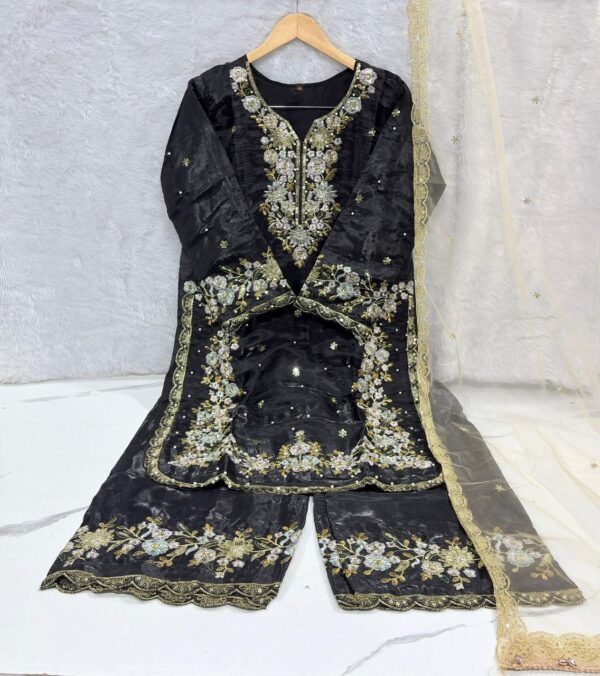 Heavy Ladies Suit – Design 145 | Stitched | Kohinoor Shop
