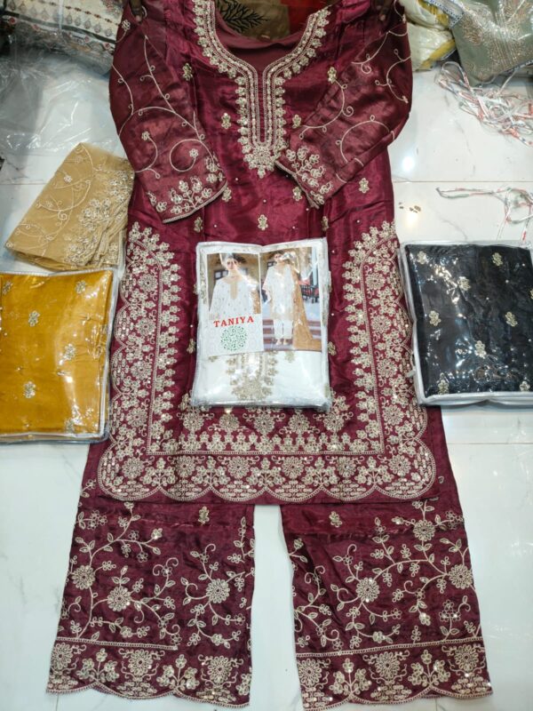 Heavy Ladies Suit – Design 146 | Stitched | Kohinoor Shop